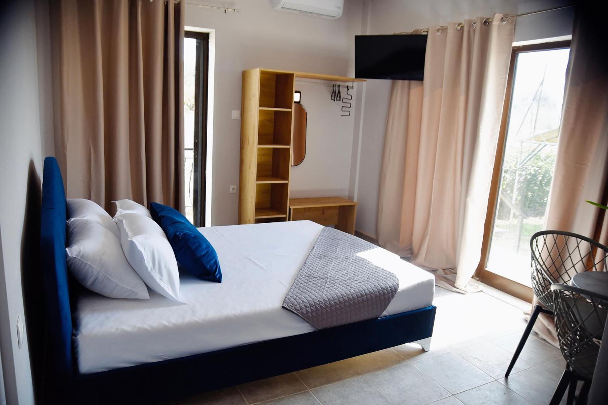 Room Nine 9 Beachfront Apartments Nea Kallikrateia Eksteriør bilde