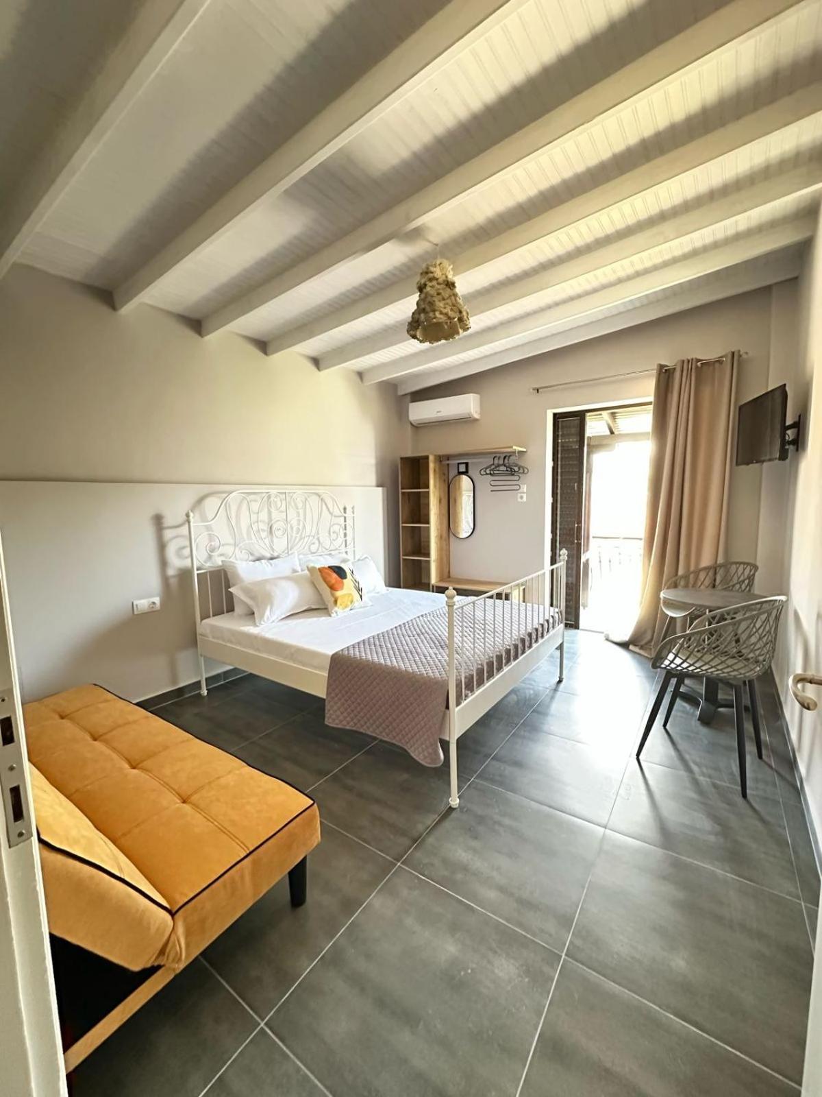 Room Nine 9 Beachfront Apartments Nea Kallikrateia Eksteriør bilde